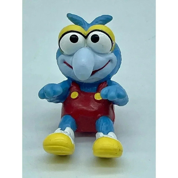 Gonzo Vintage 1986 Muppet Babies Figure Baby PVC Sitting Figurine Blue Red 1.75" - Picture 1 of 6